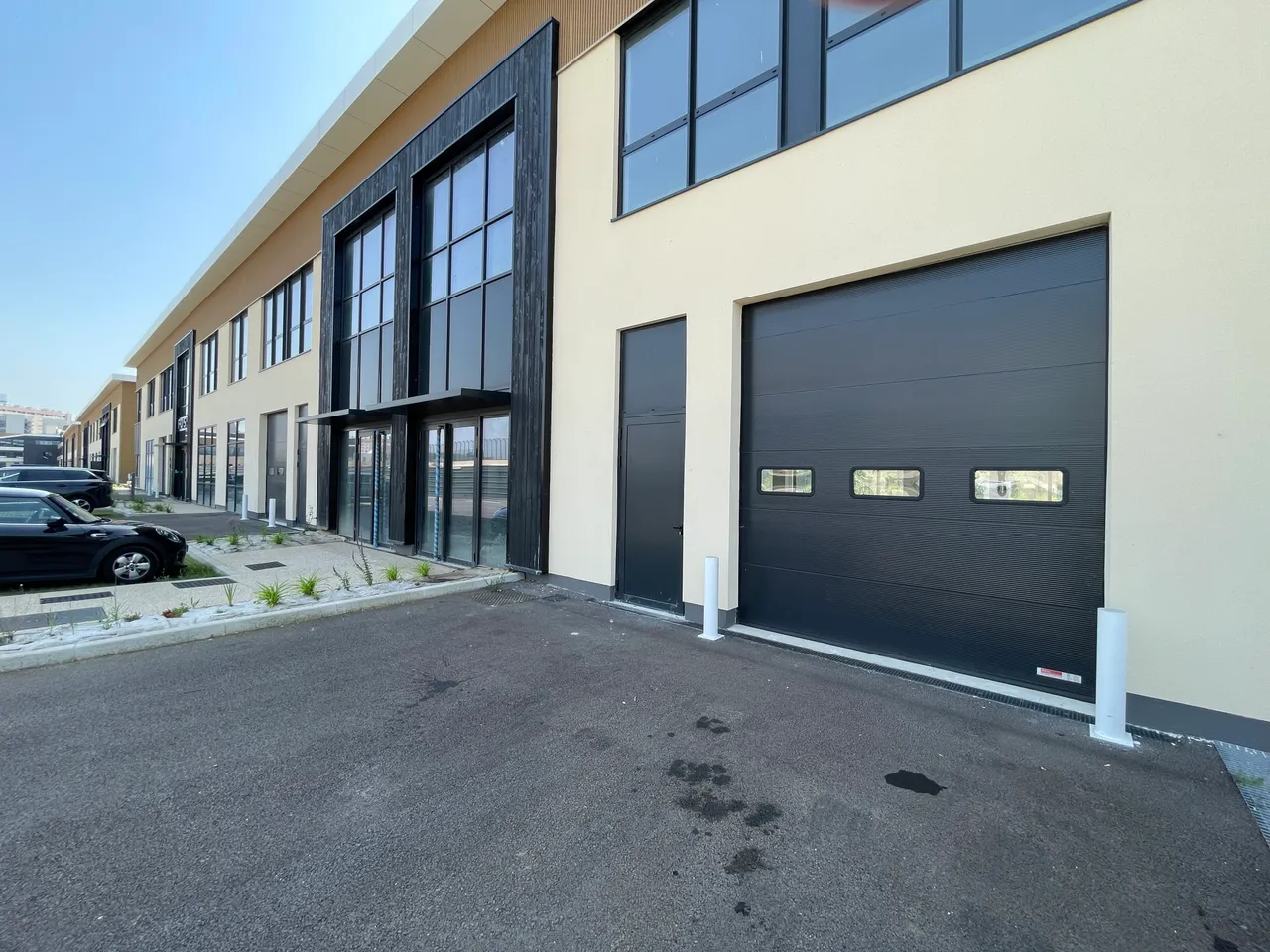 logistics - Light Industrial Premises / Offices For Rent - gallery - 2