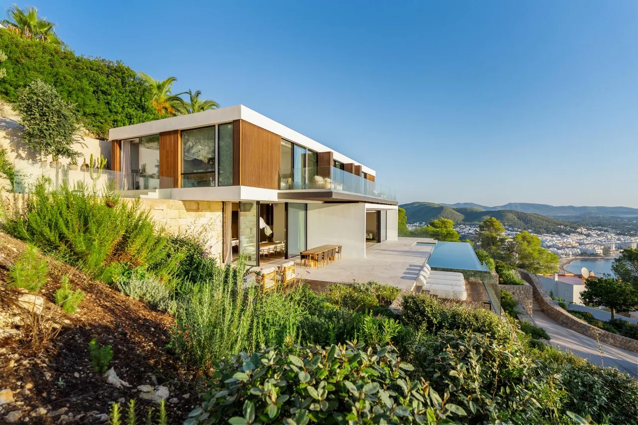 living - Casa / villa de 650m² en venta en Santa Eulalia - gallery - 2