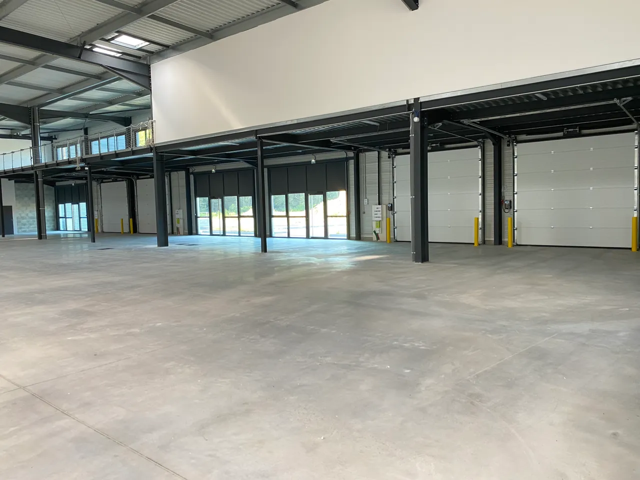 logistics - Light Industrial Premises / Offices For Rent - gallery - 8