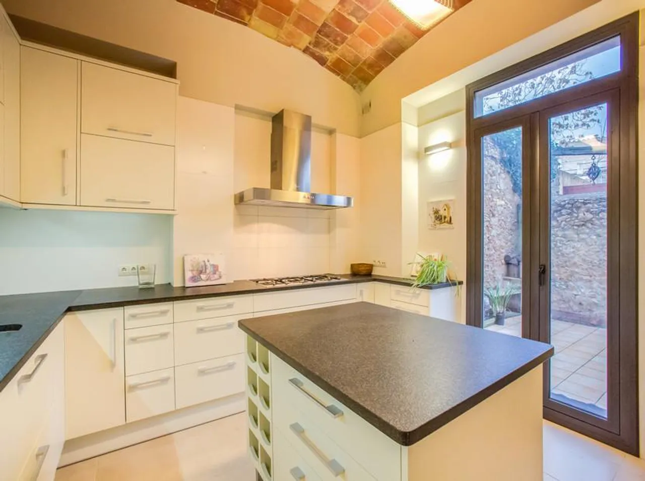 living - Casa modernista en venta en el corazón de Palafrugell - gallery - 7