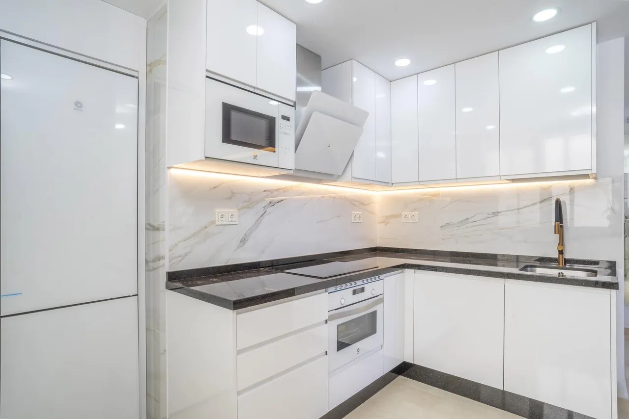 living - 109m² apartment with 14m² terrace for sale in Marbella Centre - gallery - 10