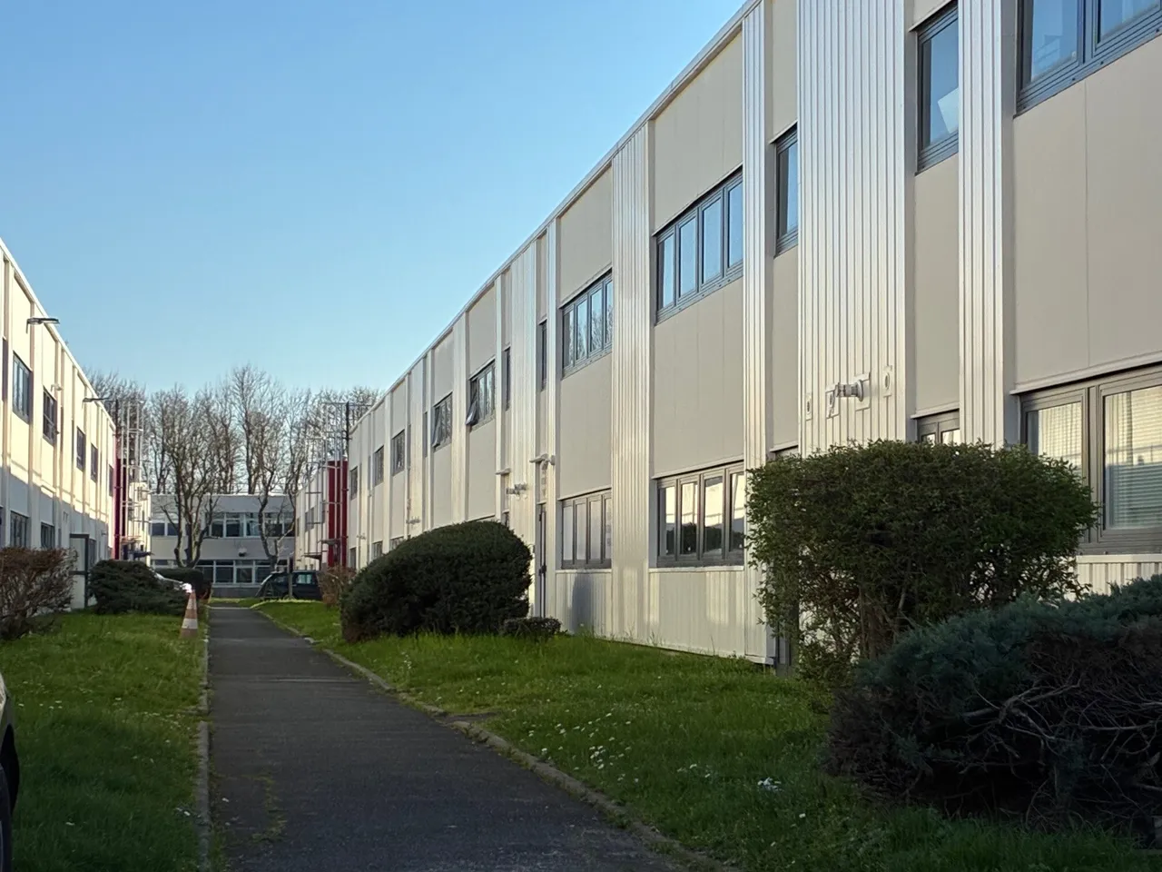 logistics - Light Industrial Premises / Offices For Rent - gallery - 4