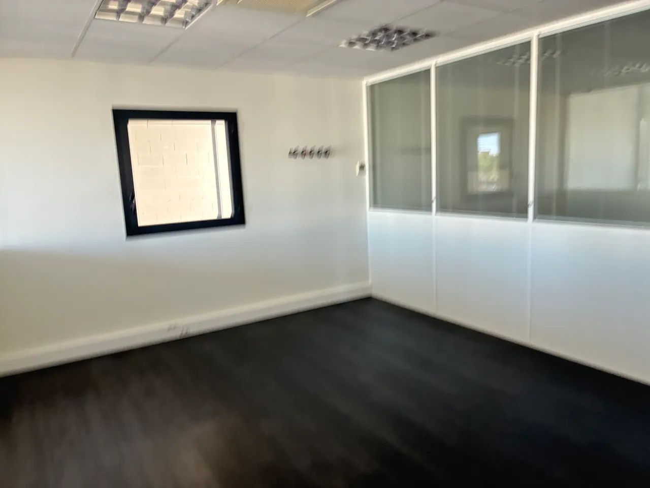 logistics - Light Industrial Premises / Offices For Rent - For Sale - gallery - 10