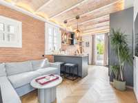 living - Ático de 52m² con 62m² terraza en venta en Eixample Derecho - gallery thumbnail - 3