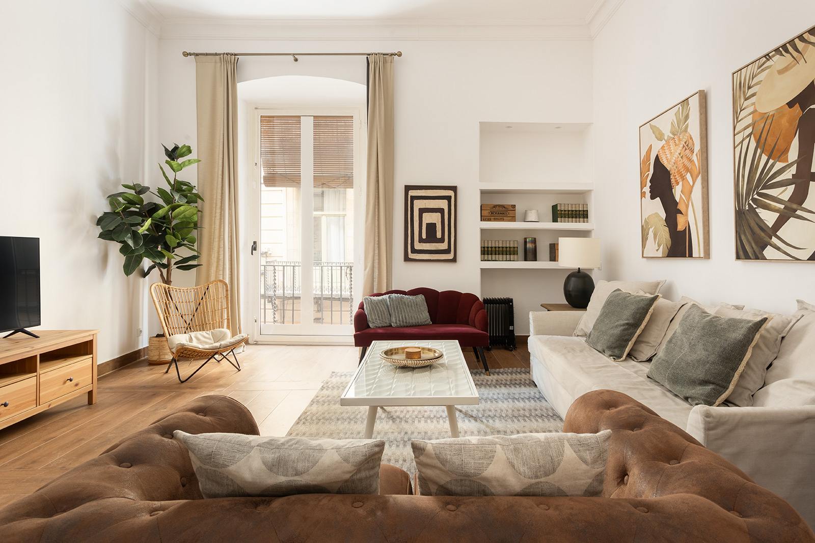living - 105m² apartment for sale in Gótico, Barcelona - gallery thumbnail - 2