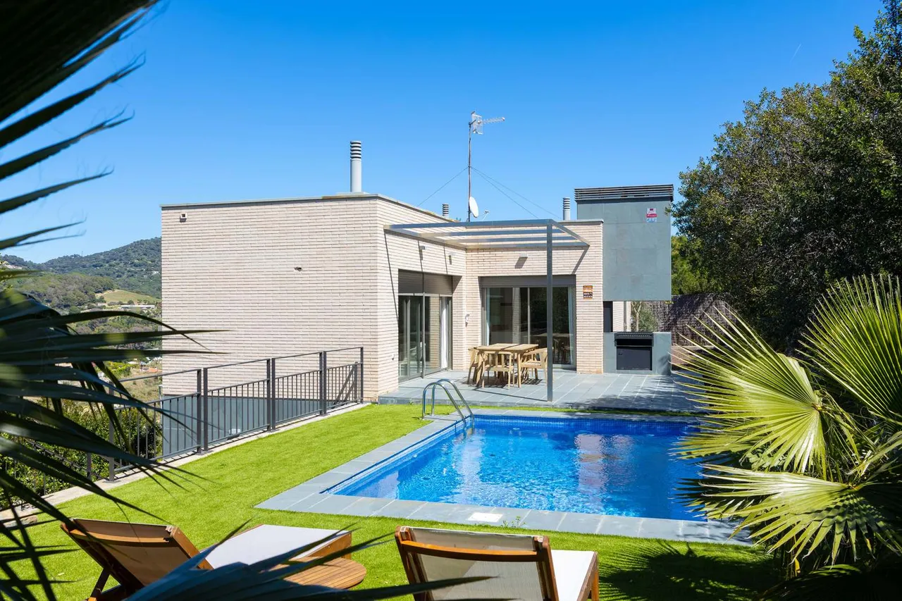 living - 332m² house / villa for sale in Alella, Barcelona - gallery - 2