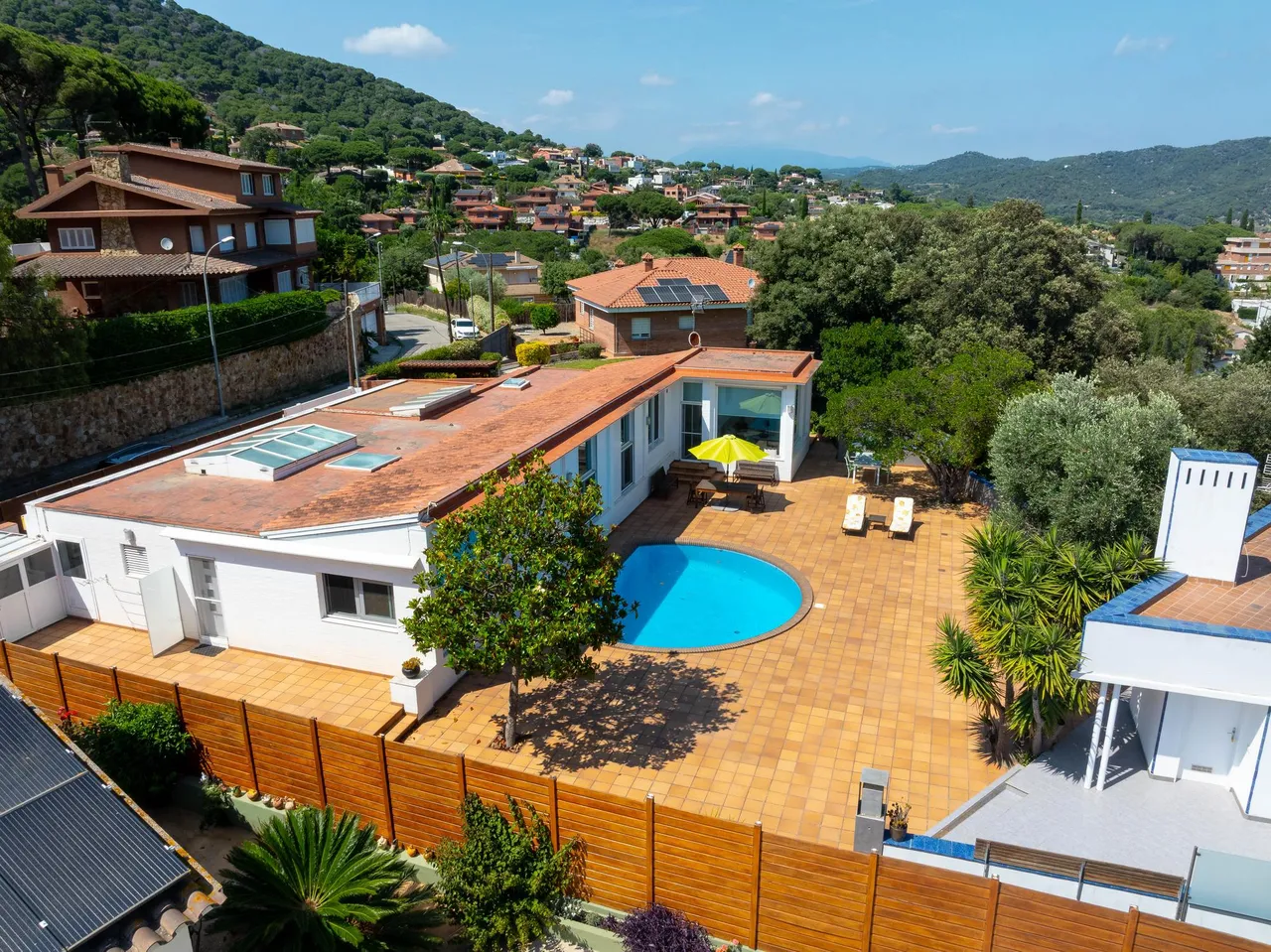living - 205m² house / villa for sale in Argentona, Barcelona - gallery - 2