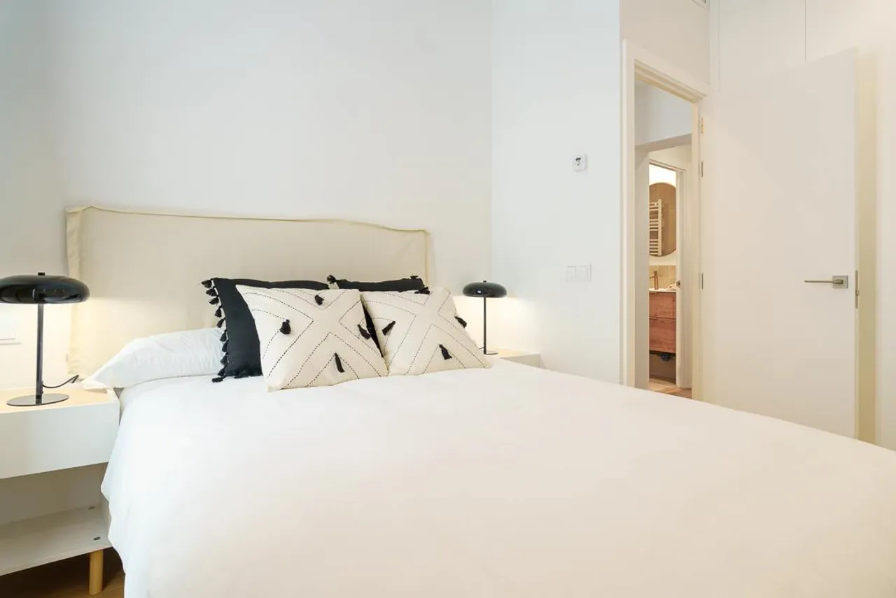 living - 100m² apartment for rent in Gaztambide, Madrid - gallery - 10