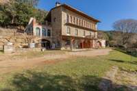living - Casa rural de 775m² en venta en Pla de l'Estany, Girona - gallery thumbnail - 3