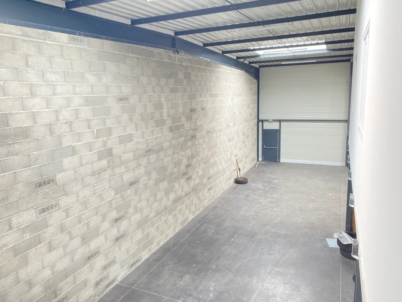 logistics - Light Industrial Premises / Offices For Rent - gallery - 5