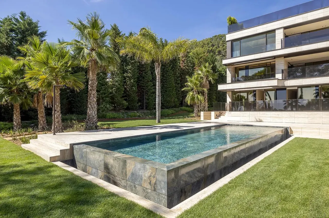 living - Pearson Gardens - gallery - 2