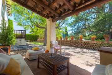 living - Casa rural de 232m² en venta en Cabrils, Barcelona - featured