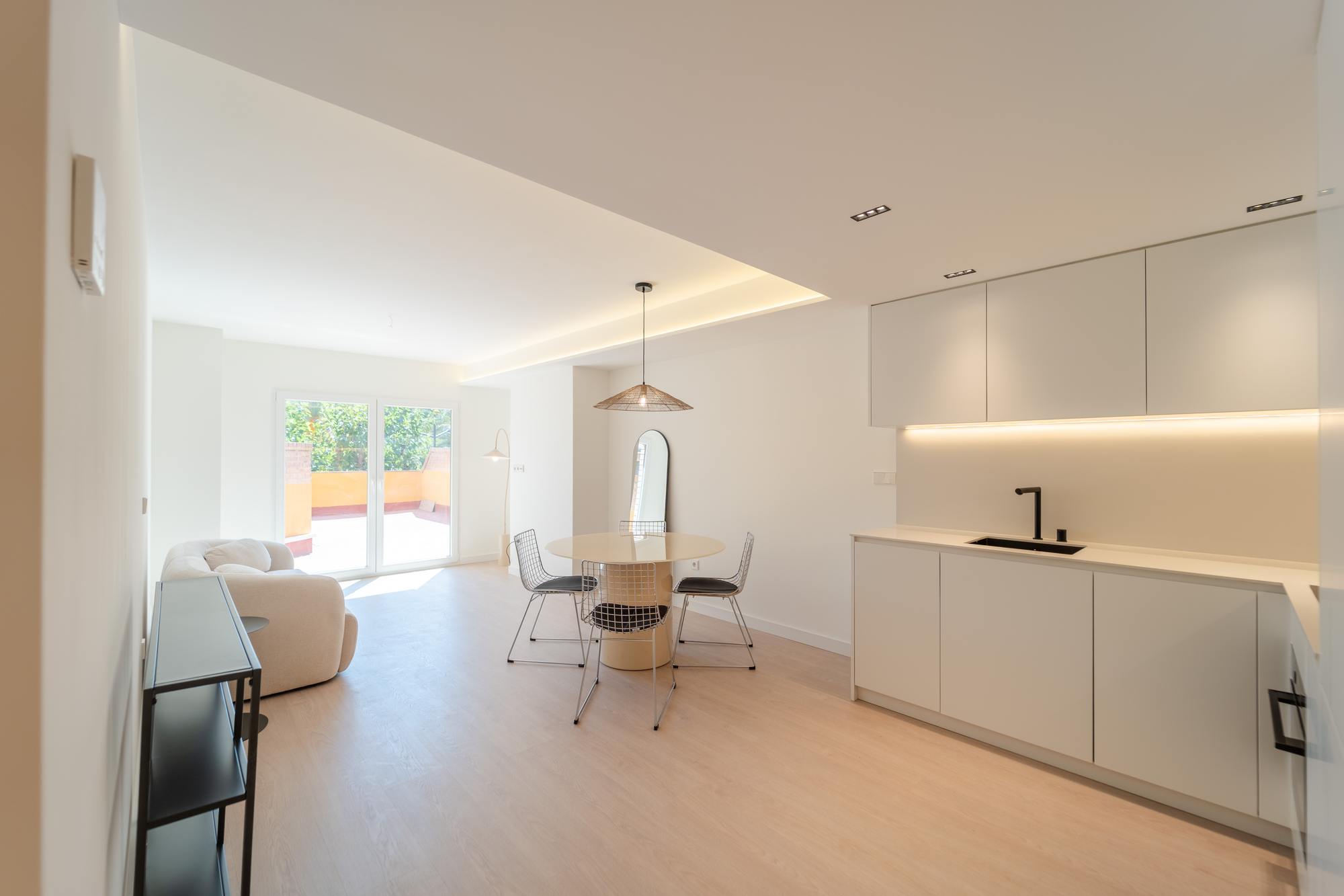 living - 118m² apartment with 45m² terrace for sale in El Pla del Real - gallery thumbnail - 1
