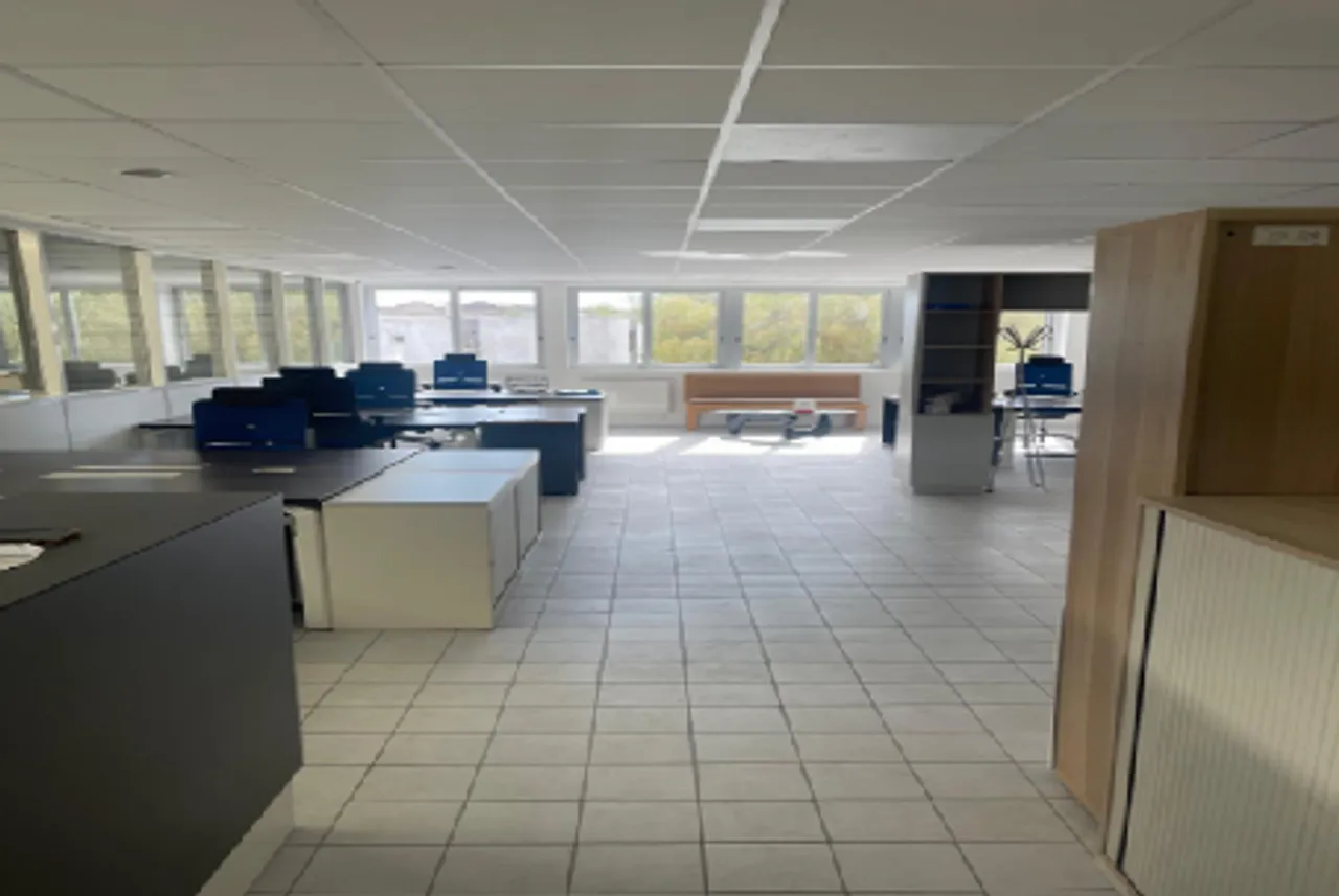 logistics - Activités / Bureaux À Louer - gallery - 9