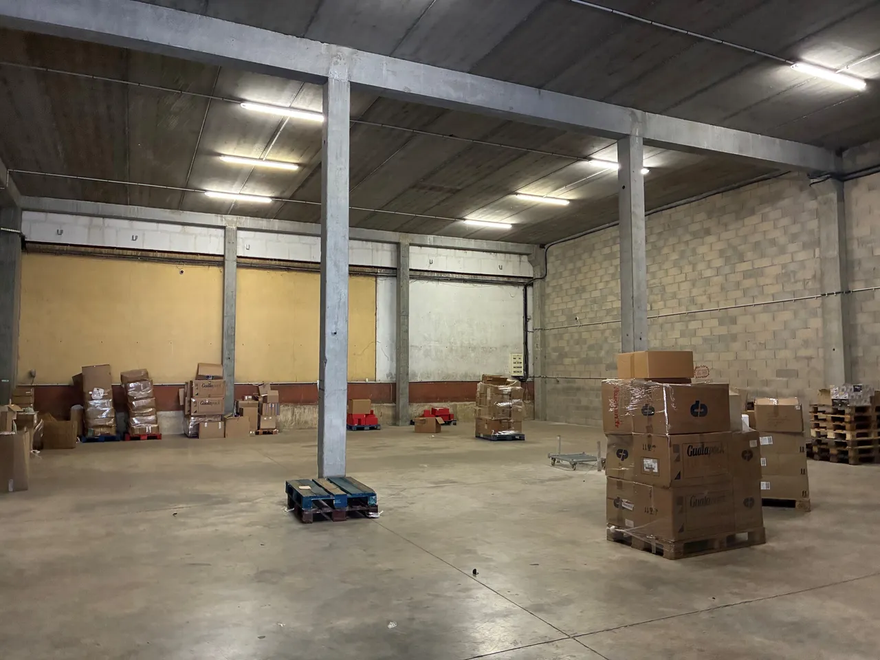 logistics - Entrepôt / Bureaux À Louer - gallery - 2