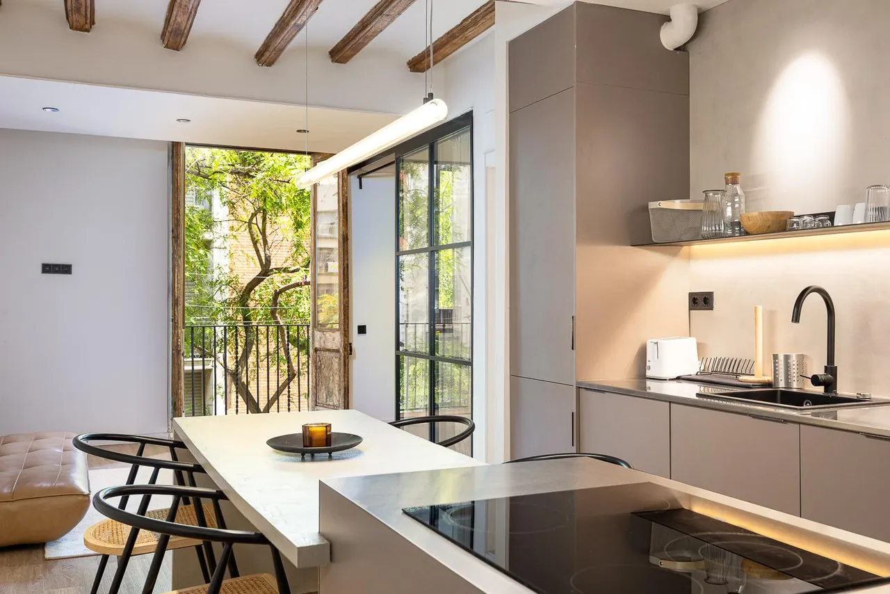 living - 42m² apartment for sale in El Born, Barcelona - gallery - 2