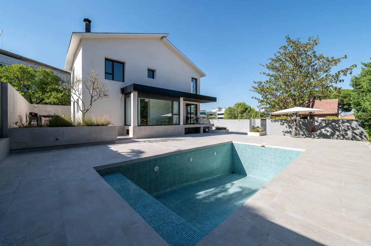 living - 243m² house / villa with 9m² terrace for sale in El Soto de la Moraleja - gallery - 2