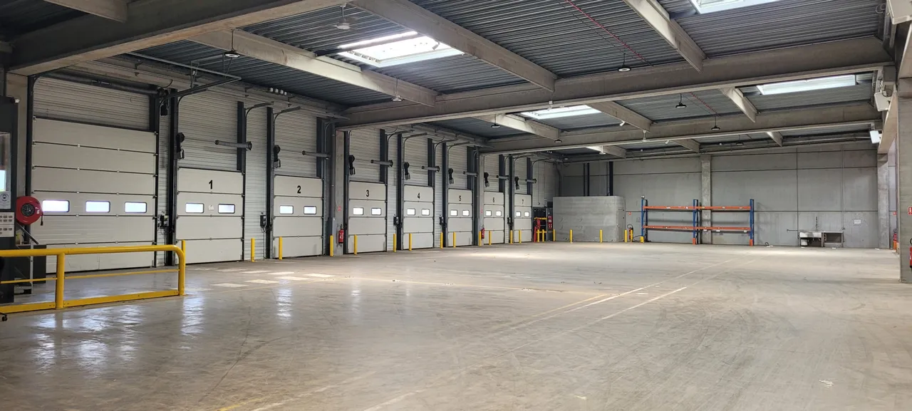 logistics - Entrepôt / Bureaux À Louer - gallery - 5