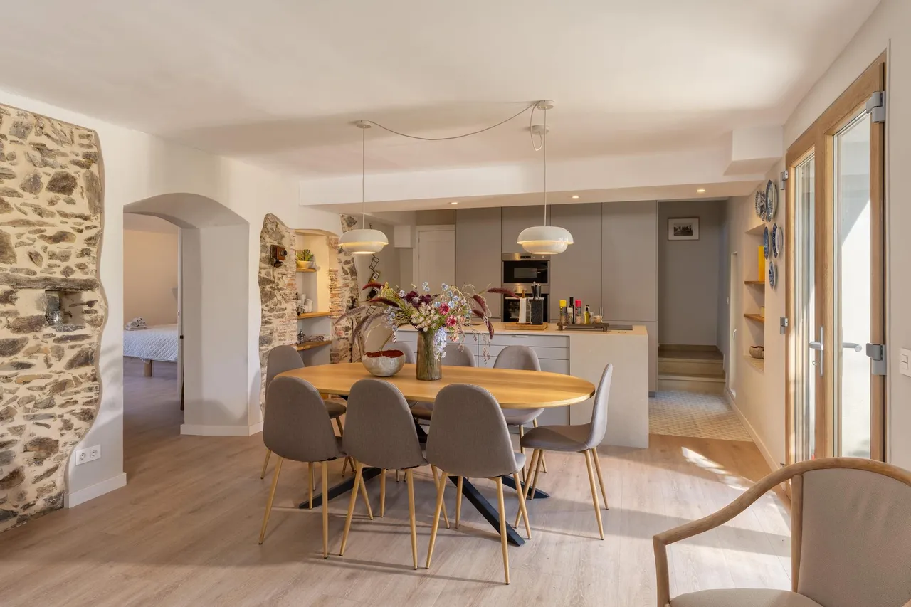 living - Casa rural de 268m² con 100m² de jardín en venta en Alt Empordà - gallery - 2