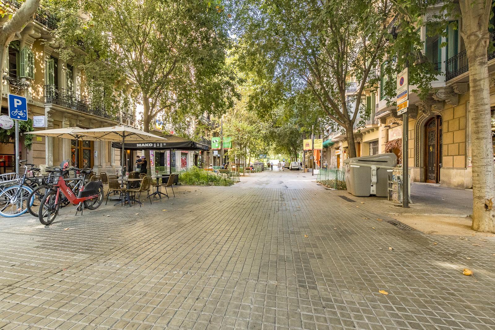 living - 92m² apartment with 6m² terrace for sale in Eixample Left - gallery thumbnail - 7