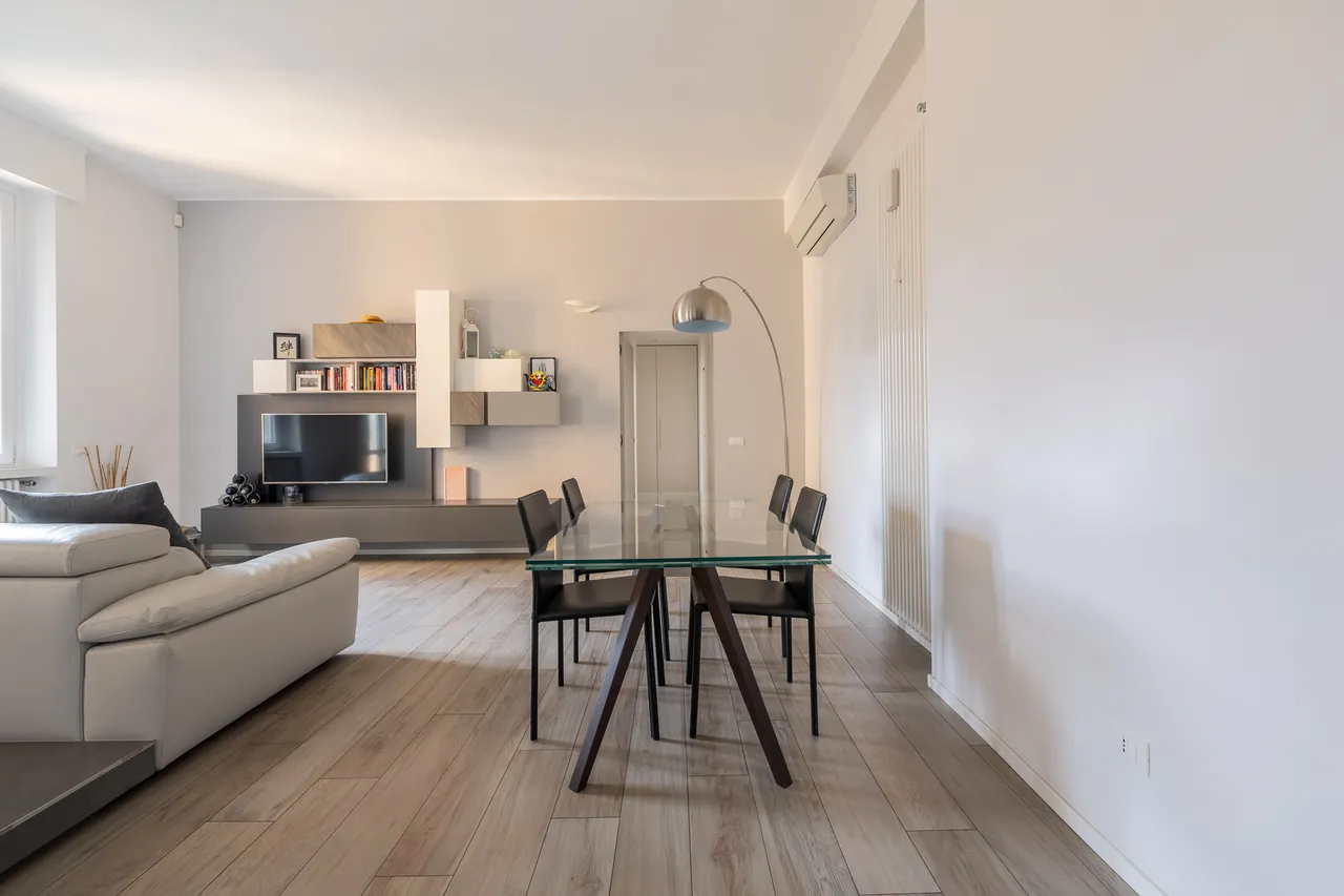 living - Three-room apartment for sale via Sardegna 59 Milano - gallery - 2