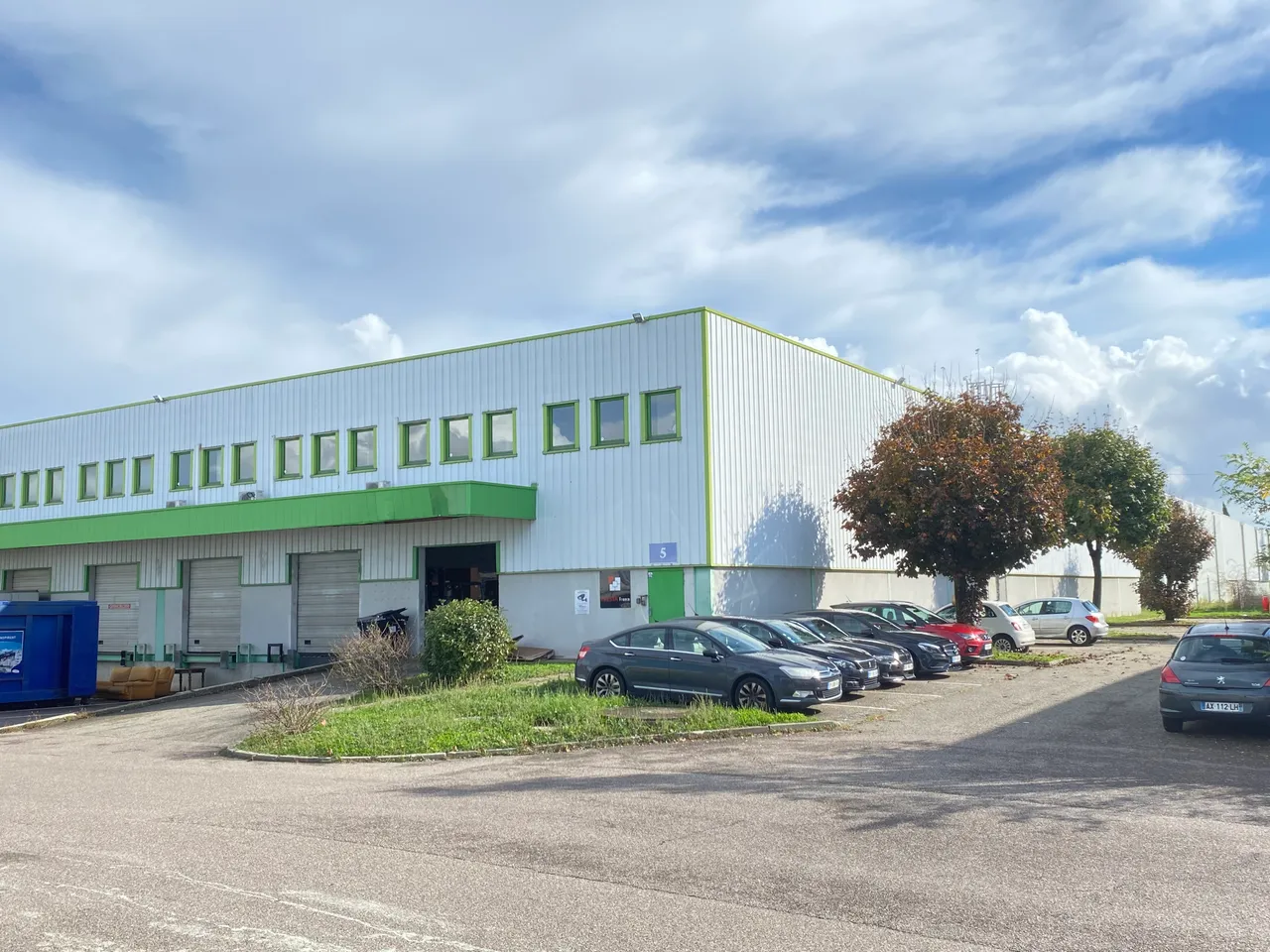 logistics - Light Industrial Premises / Offices For Rent - gallery - 2