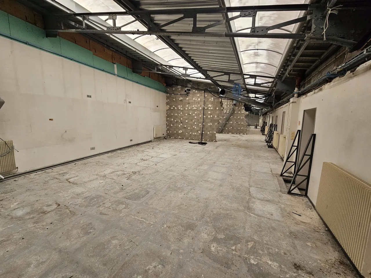 logistics - Local d’activités À Louer - gallery - 9