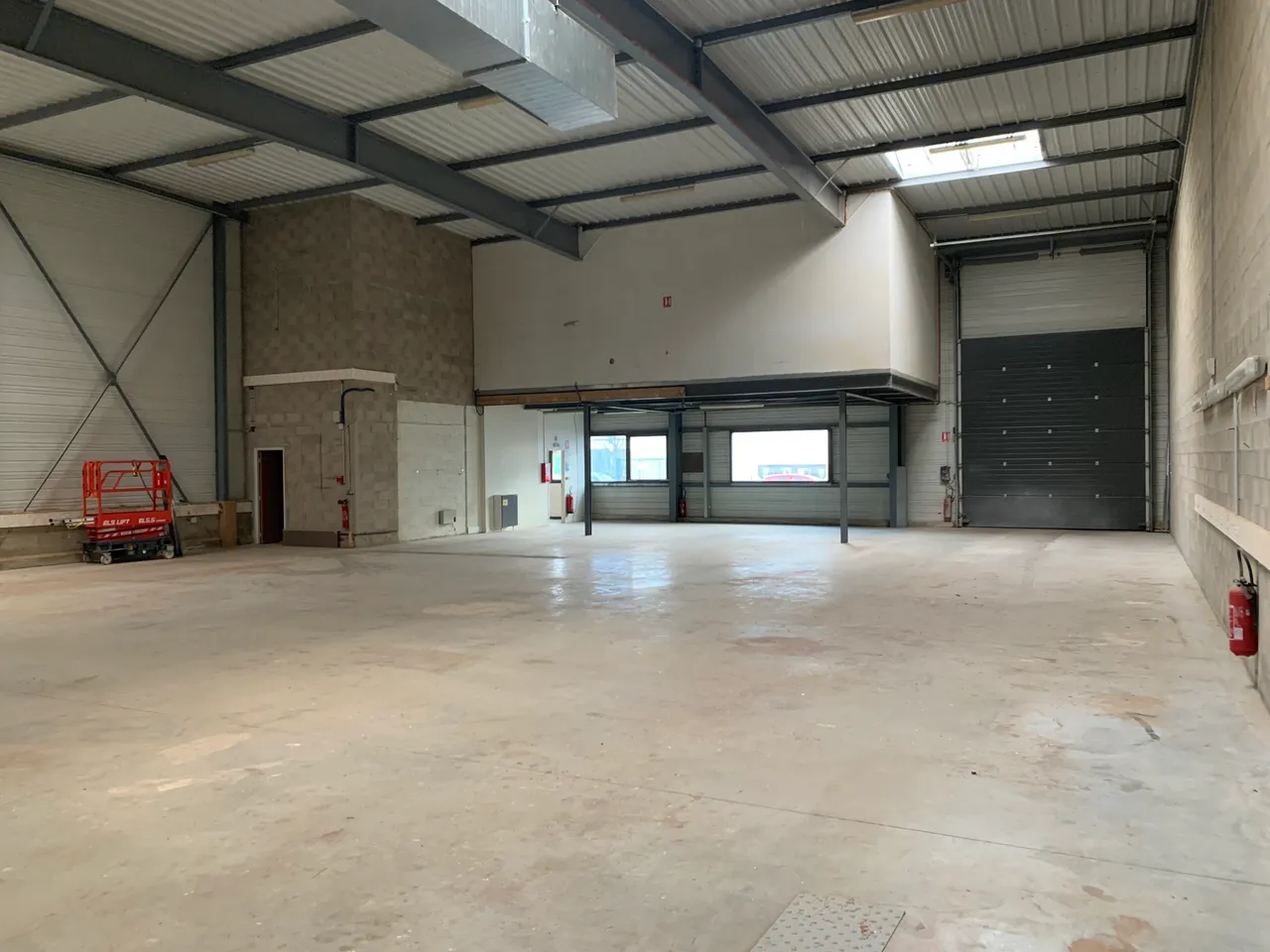 logistics - Activity Facility For Rent - gallery - 2
