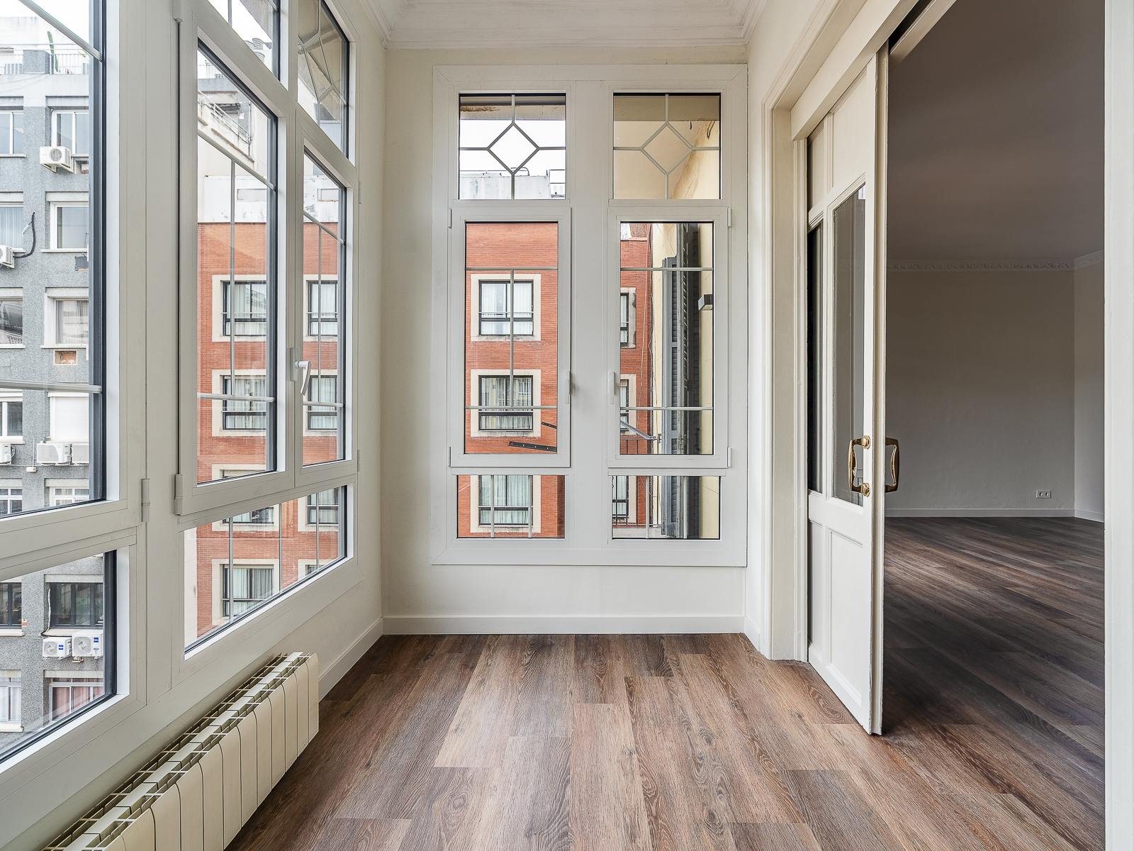 living - 178m² apartment for sale in Eixample Right, Barcelona - gallery thumbnail - 2