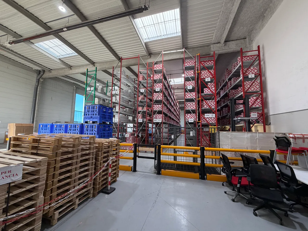 logistics - Warehouse / Offices For Rent - gallery - 5