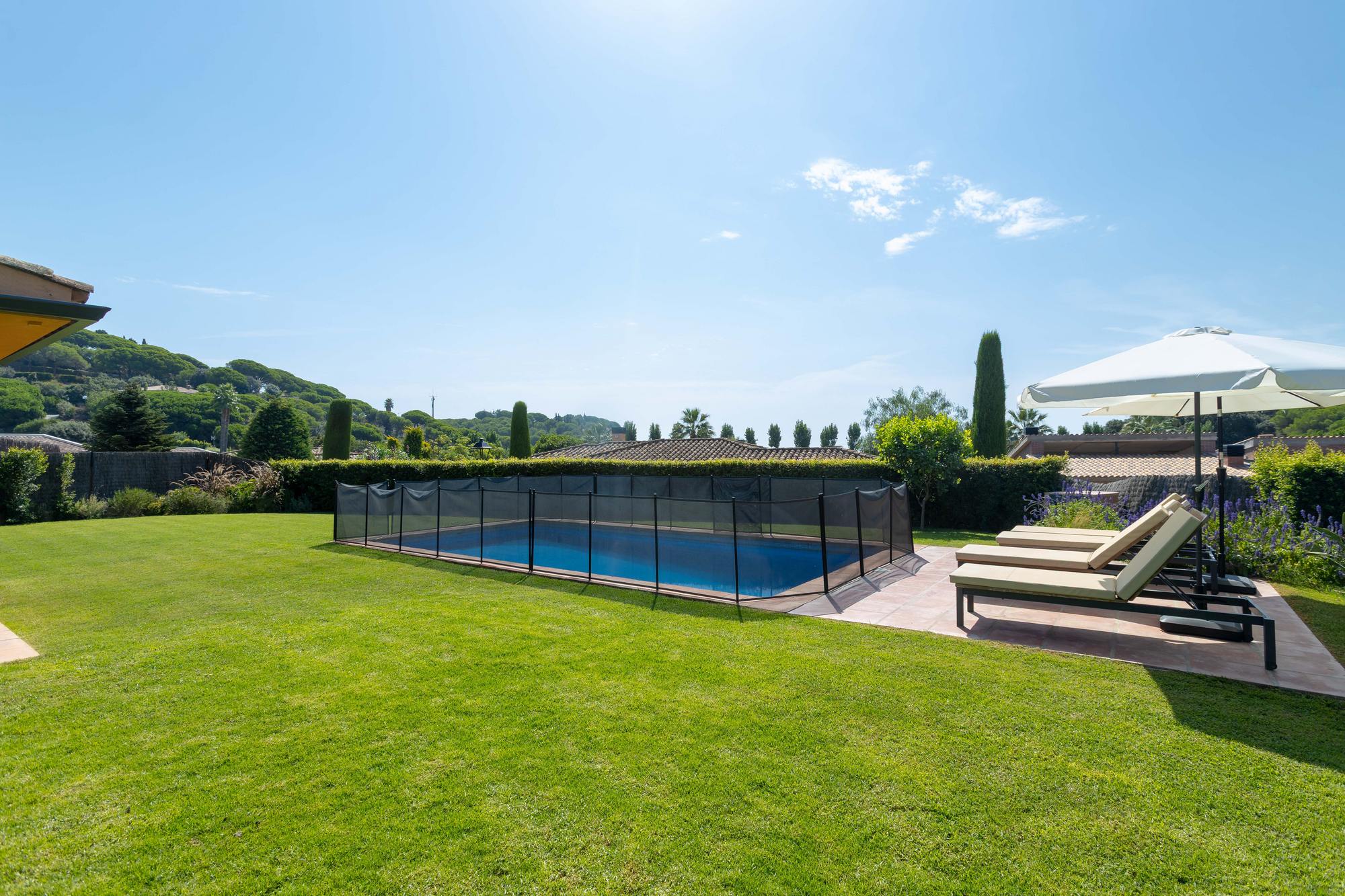 living - 220m² house / villa for sale in Sant Vicenç de Montalt - gallery thumbnail - 6