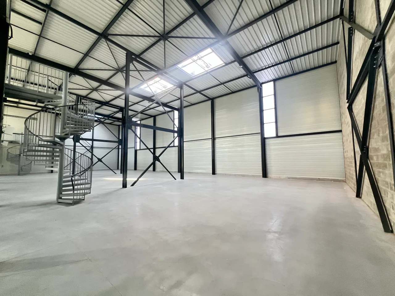 logistics - Activités / Bureaux À Louer - gallery - 3