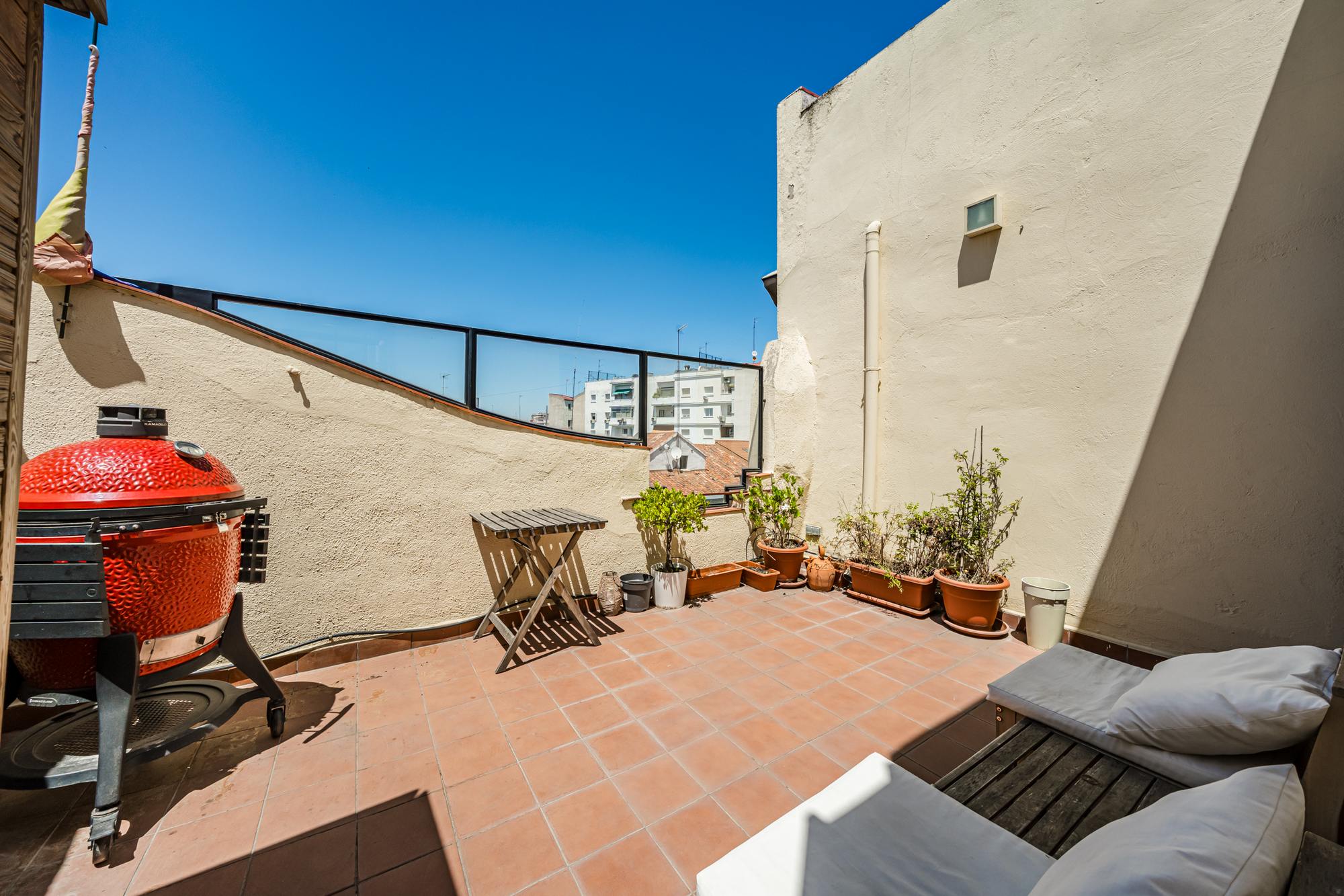 living - 56m² penthouse with 16m² terrace for sale in Malasaña - gallery - 4