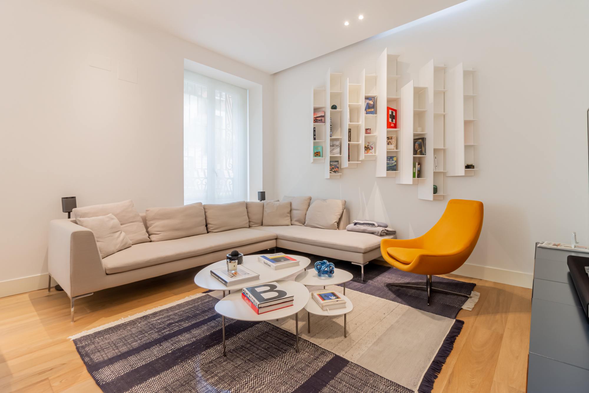 living - 258m² apartment for rent in Recoletos, Madrid - gallery - 5