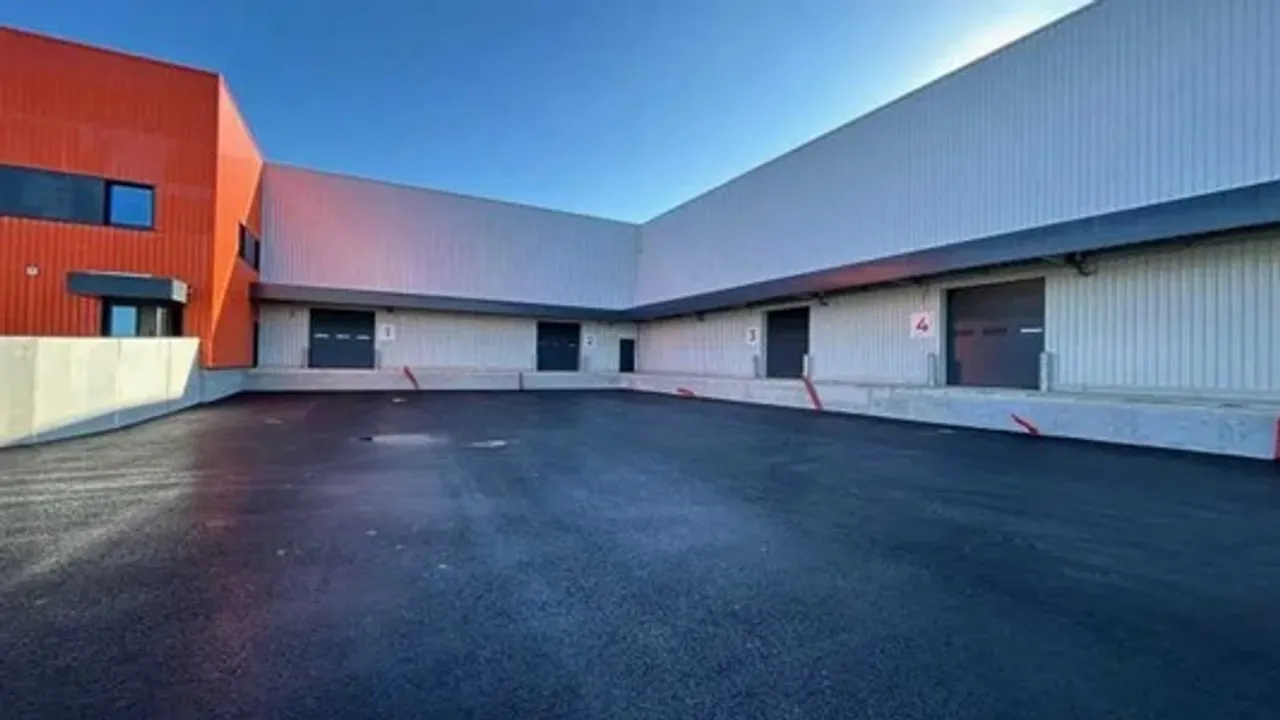 logistics - Warehouse / Offices For Rent - gallery - 4