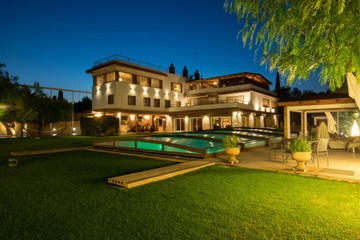 living - 905m² house / villa for sale in Terramar, Barcelona - featured