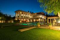 living - Villa de 990m² en venta en Terramar, Barcelona - gallery thumbnail - 1