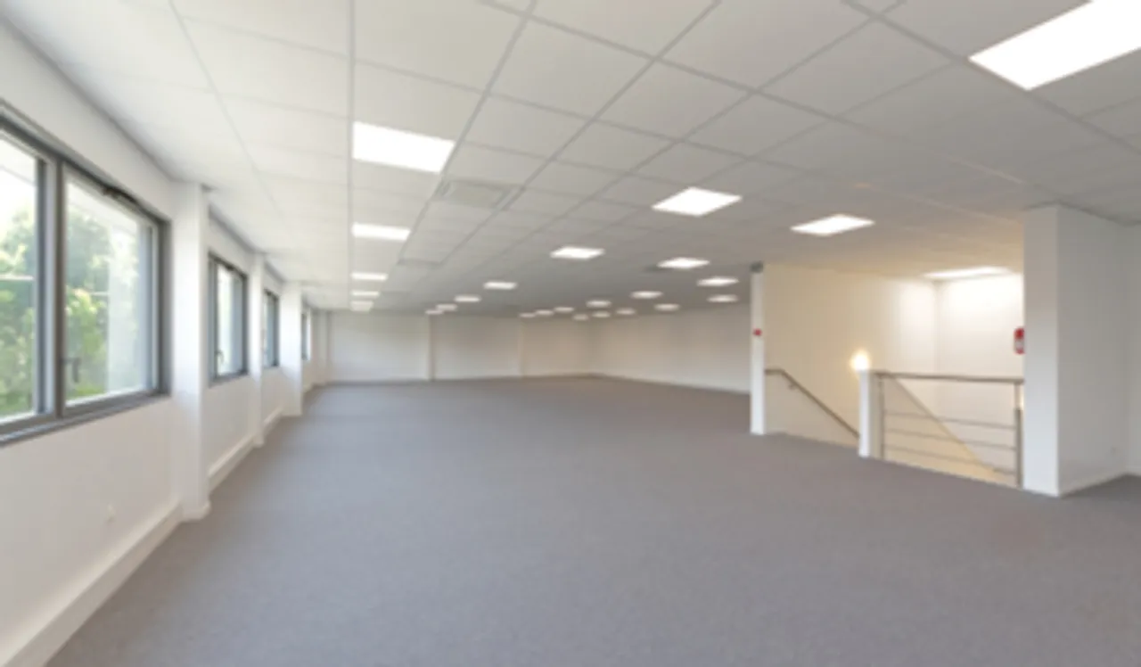 logistics - Entrepôt / Bureaux À Louer - gallery - 2