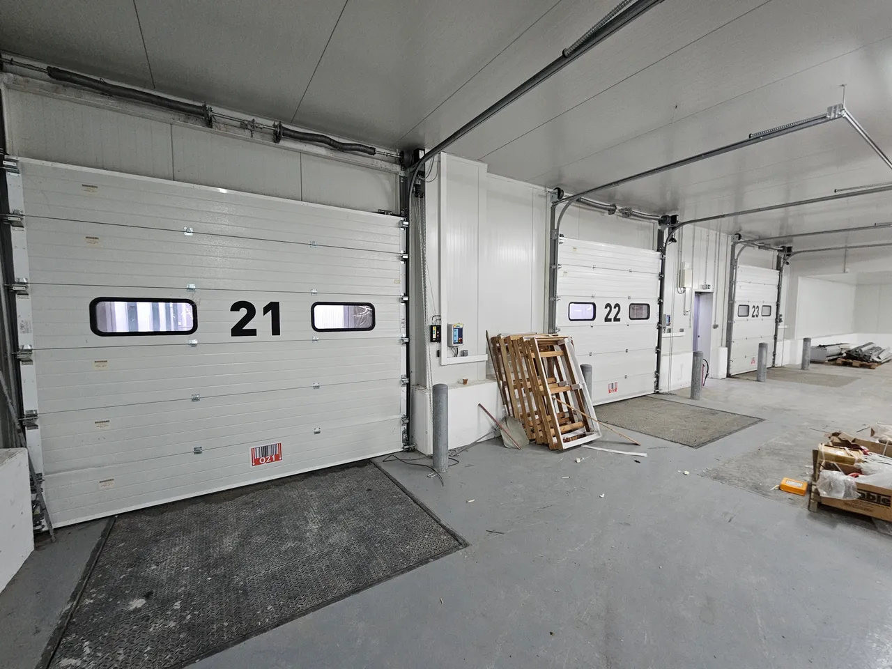 logistics - Warehouse For Rent - gallery - 3