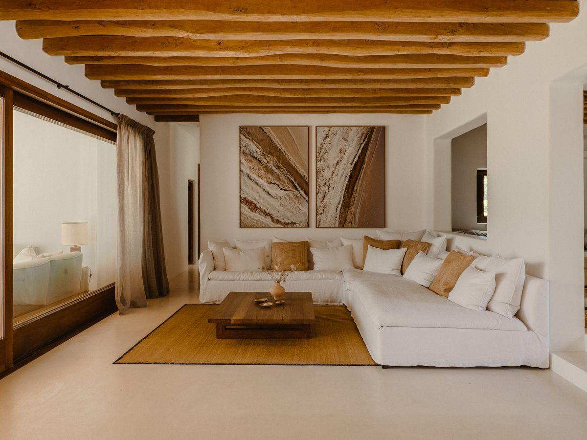 living - 800m² house / villa for sale in Santa Gertrudis - gallery thumbnail - 4