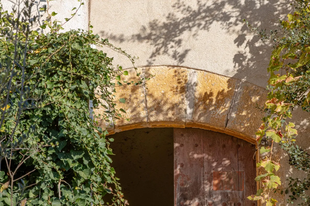 living - Casa rural de 909m² en venta en El Gironés, Girona - gallery - 10