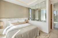living - 820m² house / villa with 427m² terrace for sale in Nueva Andalucía - gallery thumbnail - 10