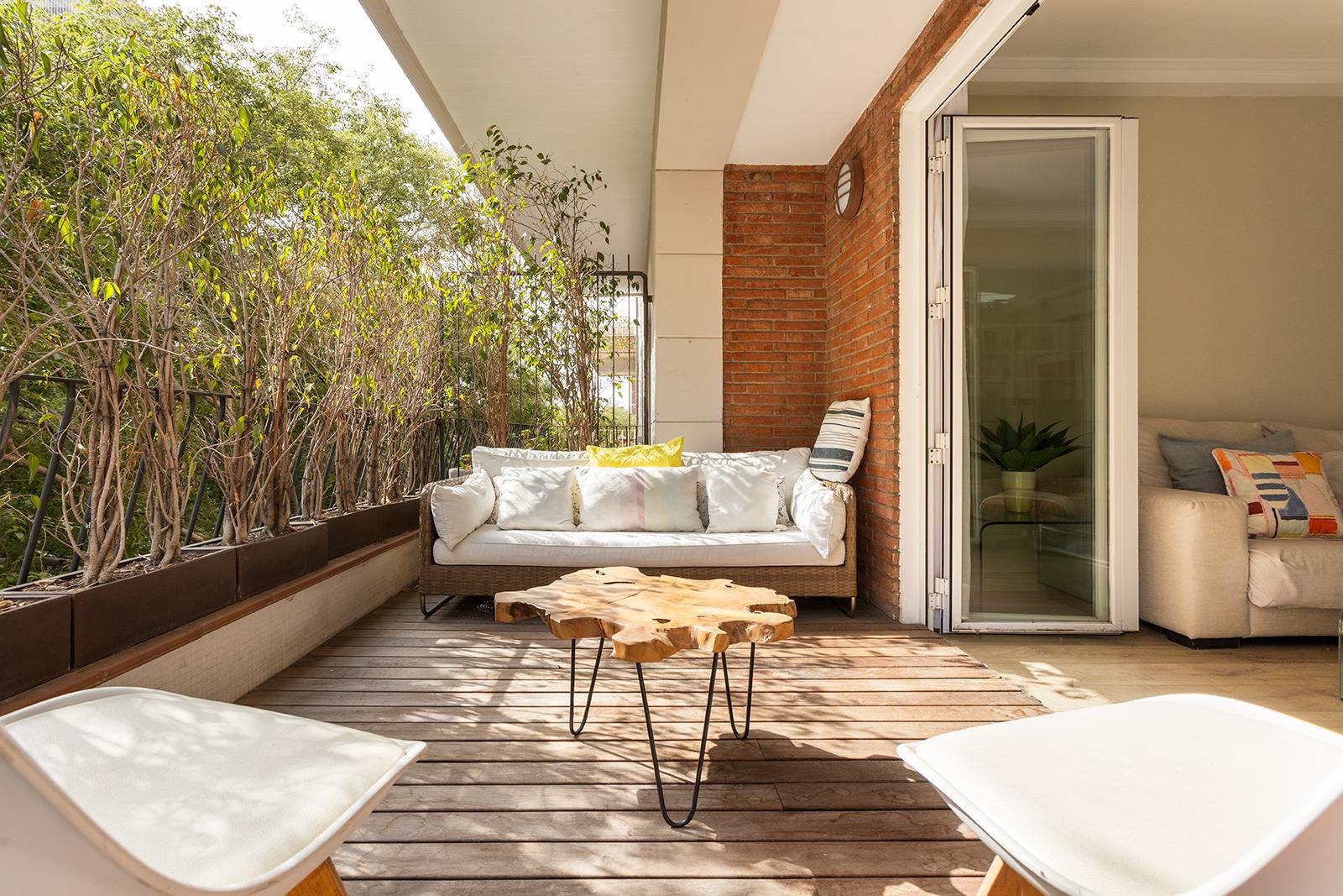 living - Piso de 150m² con 10m² terraza en venta en Pedralbes - gallery thumbnail - 3