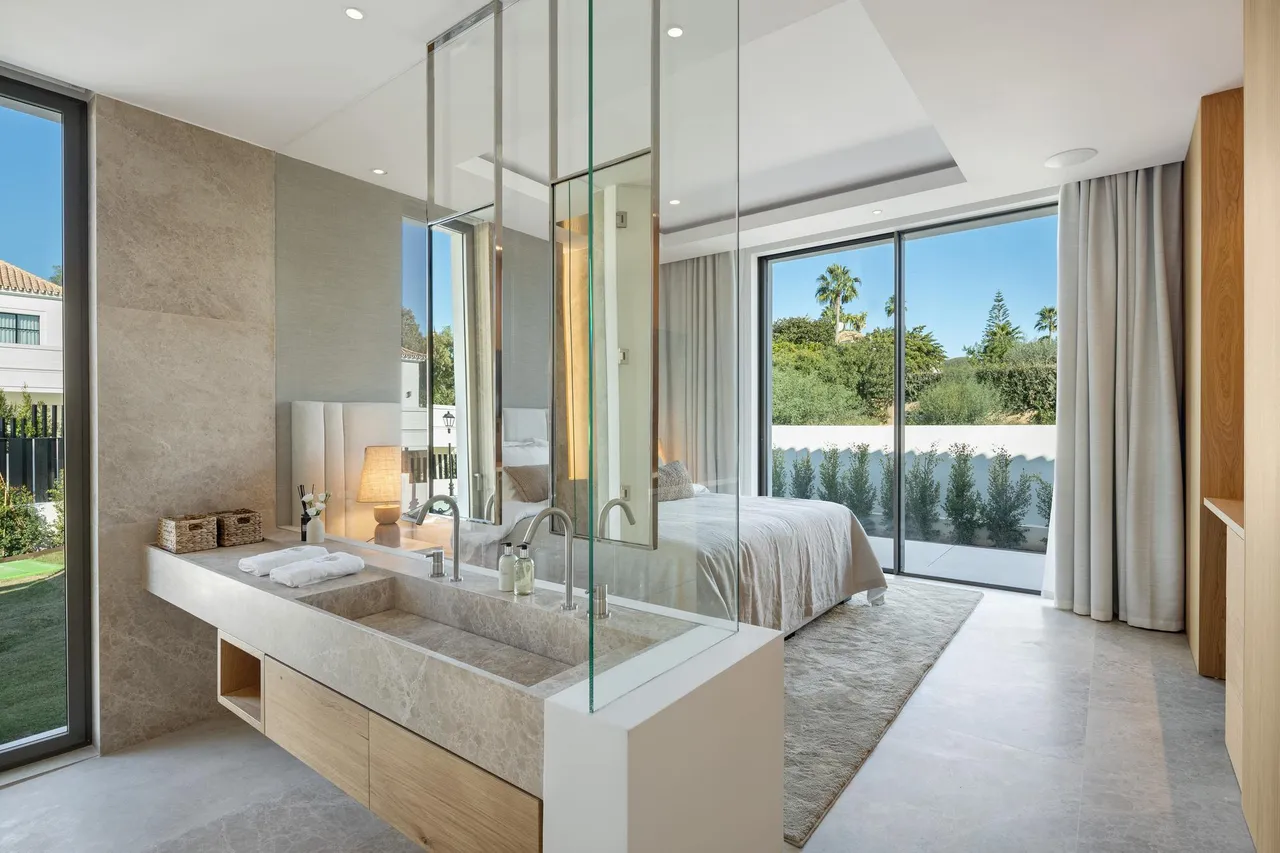 living - Casa / villa de 820m² con 427m² terraza en venta en Nueva Andalucía - gallery - 7