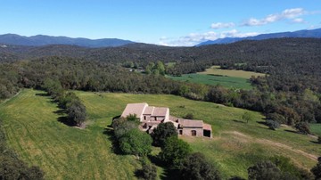 living - 805m² country house for sale in Alt Empordà, Girona - featured