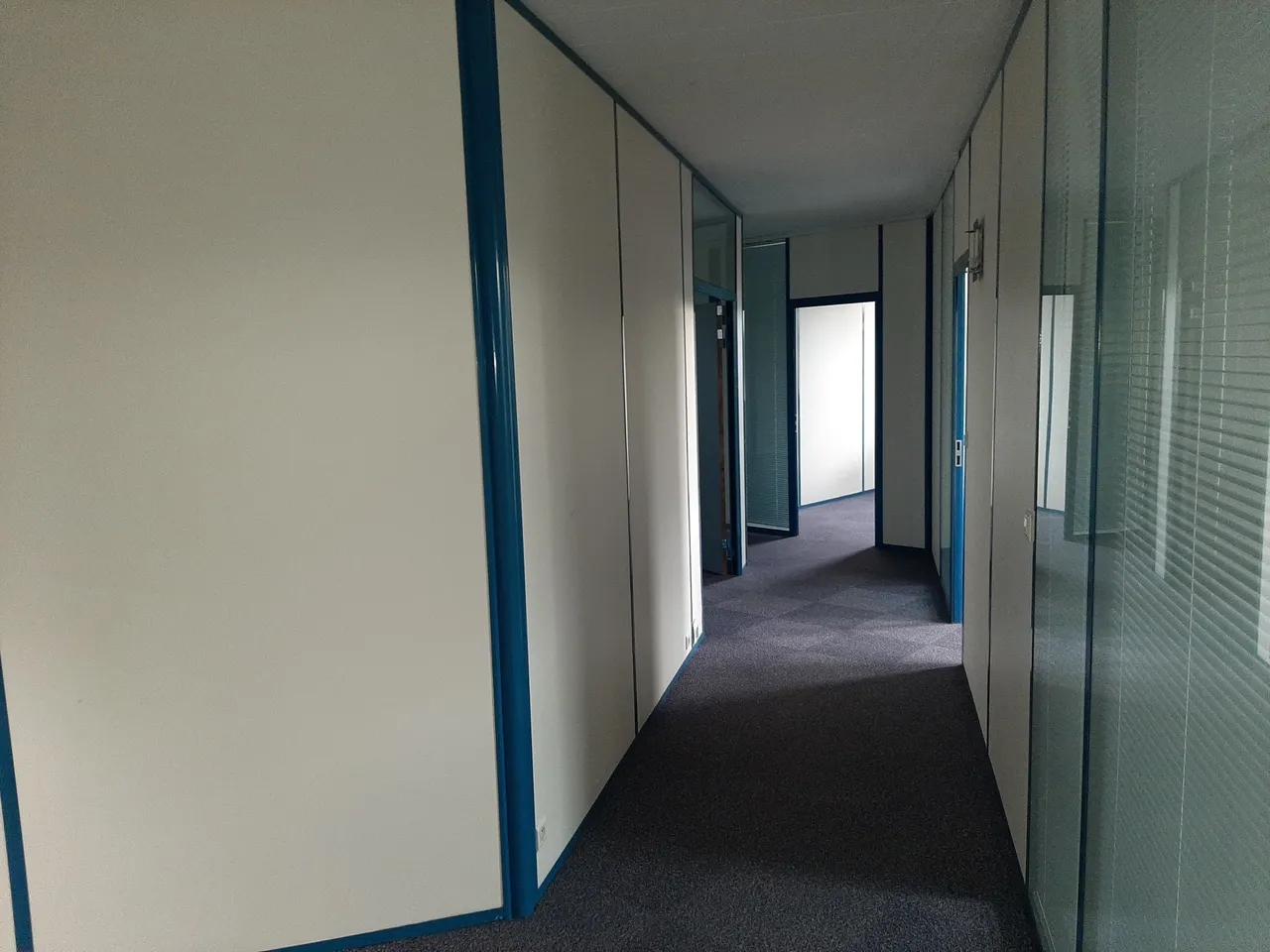 office - Bureaux À Louer - À Vendre - gallery - 2