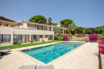 living - Casa / villa de 433m² en venta en Aiguablava, Costa Brava - featured