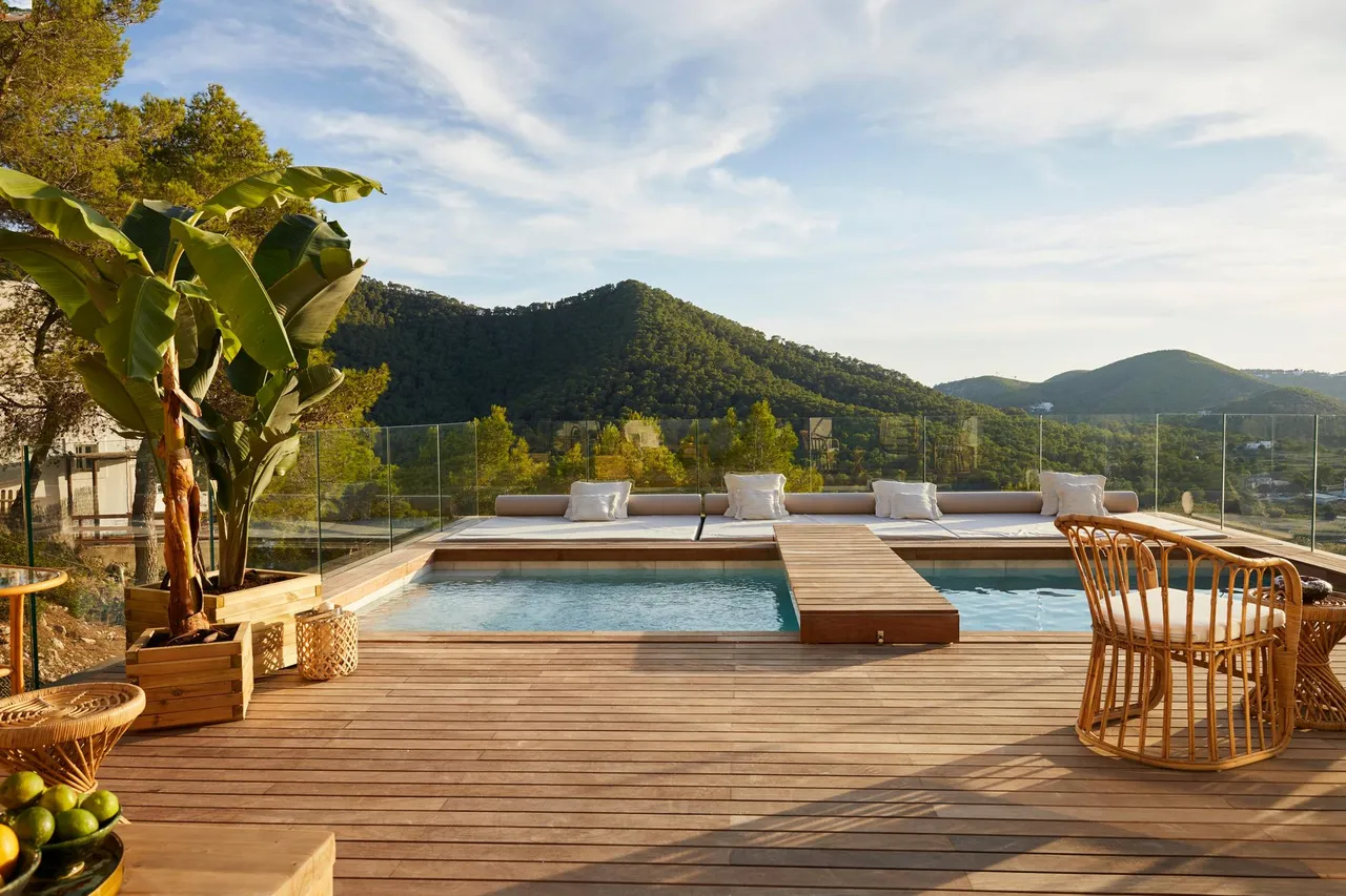 living - 383m² house / villa for sale in Santa Eulalia - gallery - 2