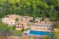 living - 1,642m² country house with 10,000m² garden for sale in El Gironés - gallery thumbnail - 3