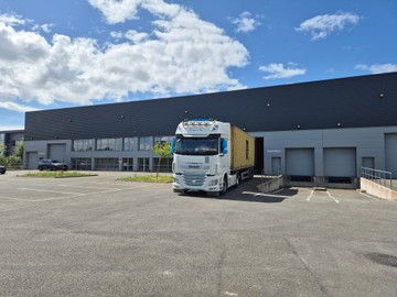 logistics - Entrepôt / Bureaux À Louer - À Vendre - featured